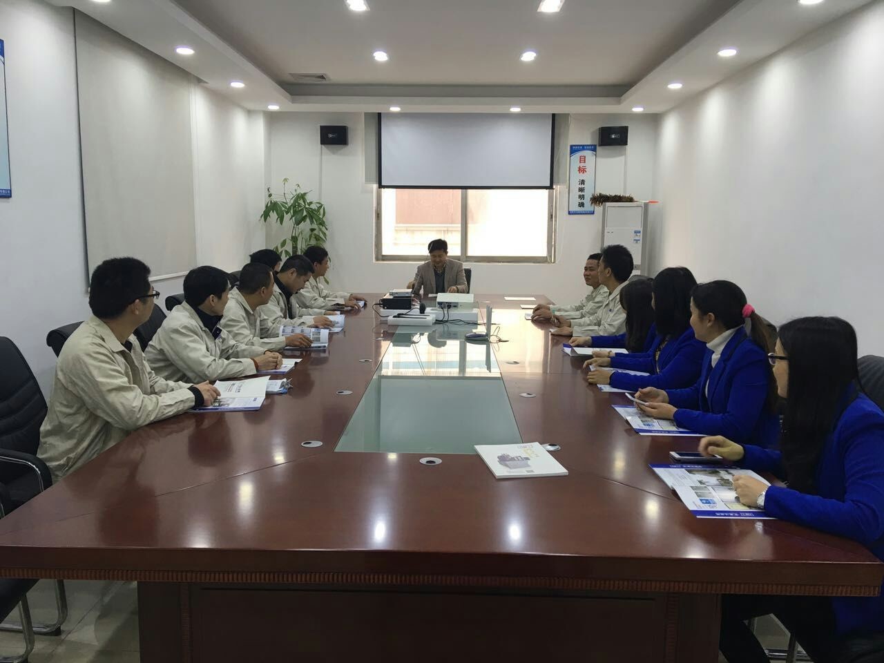 चीन Dongguan Jintong Plastic Machinery Co., Ltd. कंपनी प्रोफाइल