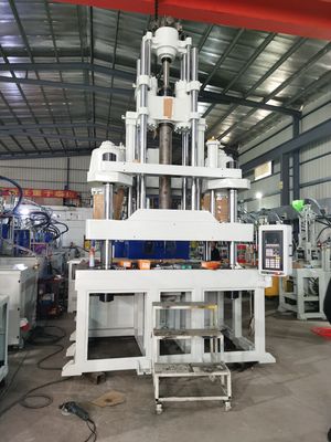 उच्च सुरक्षा स्तर 200 टन इंजेक्शन मोल्डिंग मशीन लंबवत स्वीप ब्रश के लिए