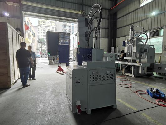 30T प्लास्टिक वर्टिकल इंजेक्शन मोल्डिंग मशीन 6.7kW के साथ 13 KN इजेक्टर बल कम रखरखाव