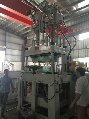 400 मिमी ओपन स्ट्रोक सेंटर टावर दो रंग प्लास्टिक इंजेक्शन मोल्डिंग मशीन 240T JTT2V3R-2400