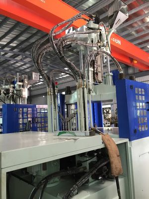 रोटरी टेबल वर्टिकल 160 टन इंजेक्शन मोल्डिंग मशीन JTT-1600R