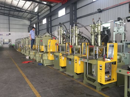 35T प्लास्टिक वर्टिकल इंजेक्शन मोल्डिंग मशीन मैक्स डेलाइट 340/280 मिमी चिप के लिए स्वचालित