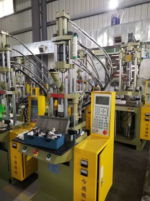 छोटे पीई पीवीसी ऊर्ध्वाधर इंजेक्शन मोल्डिंग मशीन 30T